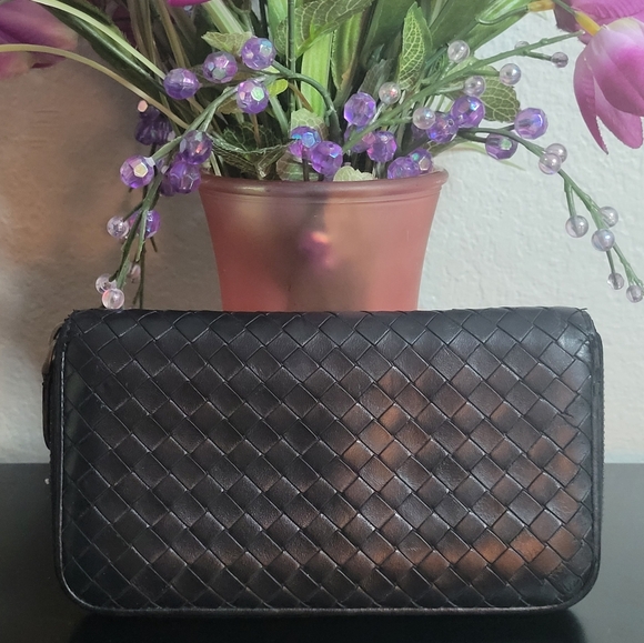 Bottega Veneta Intrecciato  leather  Long Wallet - Picture 2 of 16